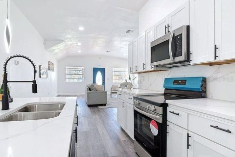 Villa ou maison à vendre à DeLand, Floride: 4 chambres, 183.95 m2 № 1550546 - photo 17