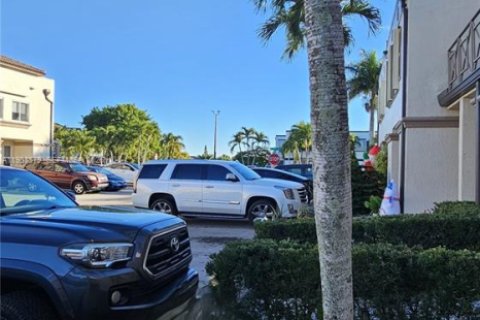 Touwnhouse à louer à Miami, Floride: 2 chambres, 104.98 m2 № 1995998 - photo 5