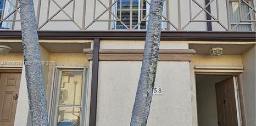 Touwnhouse à Miami, Floride 2 chambres, 104.98 m2 № 1995998