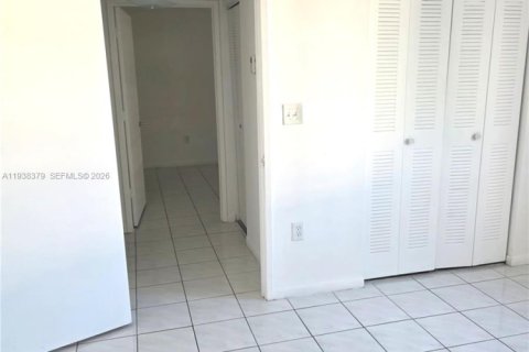 Touwnhouse à louer à Miami, Floride: 2 chambres, 104.98 m2 № 1995998 - photo 28