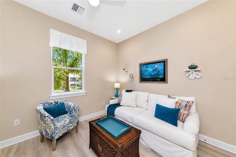 Townhouse in Sarasota, Florida 4 bedrooms, 162.11 sq.m. № 2322917 - photo 21
