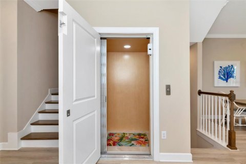 Townhouse in Sarasota, Florida 4 bedrooms, 162.11 sq.m. № 2322917 - photo 19