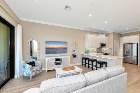 Townhouse in Sarasota, Florida 4 bedrooms, 162.11 sq.m. № 2322917 - photo 5