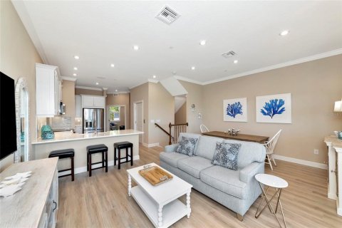 Townhouse in Sarasota, Florida 4 bedrooms, 162.11 sq.m. № 2322917 - photo 4