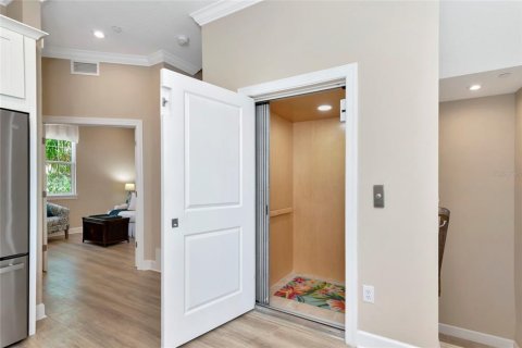 Townhouse in Sarasota, Florida 4 bedrooms, 162.11 sq.m. № 2322917 - photo 20