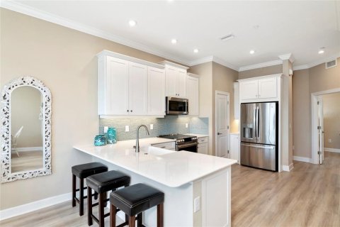 Townhouse in Sarasota, Florida 4 bedrooms, 162.11 sq.m. № 2322917 - photo 14