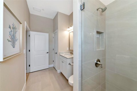 Townhouse in Sarasota, Florida 4 bedrooms, 162.11 sq.m. № 2322917 - photo 26