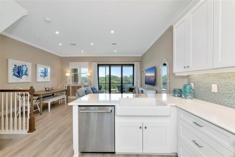 Townhouse in Sarasota, Florida 4 bedrooms, 162.11 sq.m. № 2322917 - photo 16