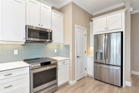Townhouse in Sarasota, Florida 4 bedrooms, 162.11 sq.m. № 2322917 - photo 18