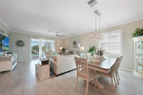 Casa en venta en Port Charlotte, Florida, 4 dormitorios, 188.31 m2 № 1900000 - foto 12