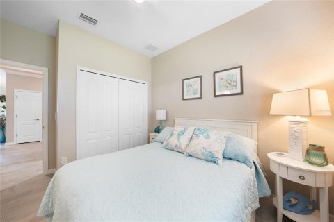 Casa en venta en Port Charlotte, Florida, 4 dormitorios, 188.31 m2 № 1900000 - foto 28