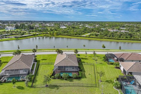 Casa en venta en Port Charlotte, Florida, 4 dormitorios, 188.31 m2 № 1900000 - foto 4
