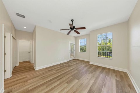 Townhouse in Saint Petersburg, Florida 3 bedrooms, 167.69 sq.m. № 2418517 - photo 14