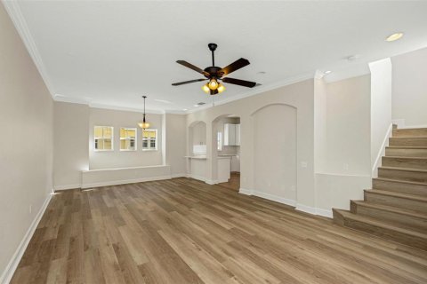 Townhouse in Saint Petersburg, Florida 3 bedrooms, 167.69 sq.m. № 2418517 - photo 7