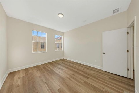 Townhouse in Saint Petersburg, Florida 3 bedrooms, 167.69 sq.m. № 2418517 - photo 21