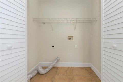 Townhouse in Saint Petersburg, Florida 3 bedrooms, 167.69 sq.m. № 2418517 - photo 27