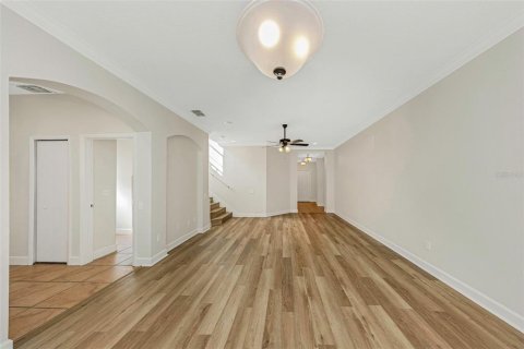 Townhouse in Saint Petersburg, Florida 3 bedrooms, 167.69 sq.m. № 2418517 - photo 8