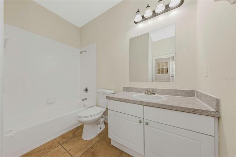 Townhouse in Saint Petersburg, Florida 3 bedrooms, 167.69 sq.m. № 2418517 - photo 23