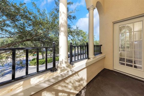Townhouse in Saint Petersburg, Florida 3 bedrooms, 167.69 sq.m. № 2418517 - photo 4
