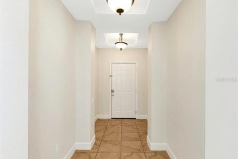Townhouse in Saint Petersburg, Florida 3 bedrooms, 167.69 sq.m. № 2418517 - photo 6