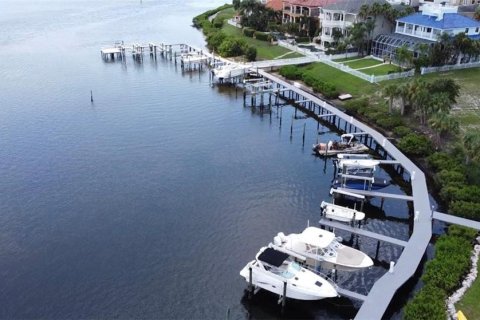 Casa en venta en Port Richey, Florida, 5 dormitorios, 394.18 m2 № 1514230 - foto 14