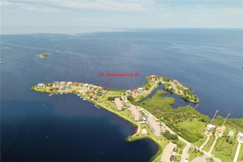 Casa en venta en Port Richey, Florida, 5 dormitorios, 394.18 m2 № 1514230 - foto 3