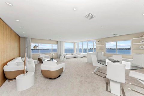 Copropriété à louer à Sarasota, Floride: 2 chambres, 149.76 m2 № 2165971 - photo 13