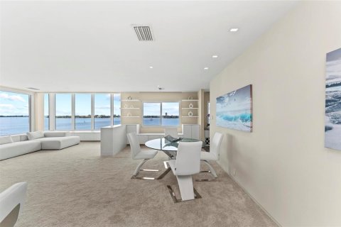 Copropriété à louer à Sarasota, Floride: 2 chambres, 149.76 m2 № 2165971 - photo 8