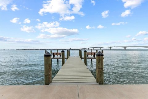 Copropriété à louer à Sarasota, Floride: 2 chambres, 149.76 m2 № 2165971 - photo 2