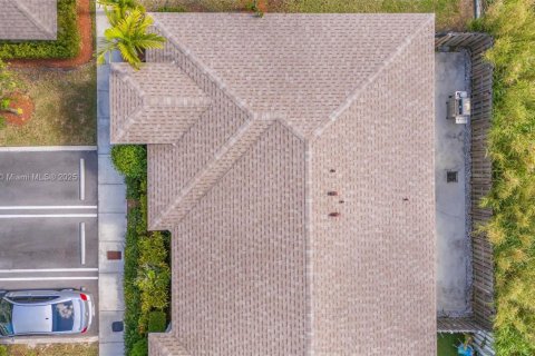 Townhouse in Florida City, Florida 3 bedrooms, 122.17 sq.m. № 2015744 - photo 19