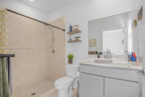 Townhouse in Florida City, Florida 3 bedrooms, 122.17 sq.m. № 2015744 - photo 10