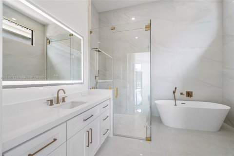 House in Palm Beach Gardens, Florida 3 bedrooms, 235.97 sq.m. № 1891445 - photo 12