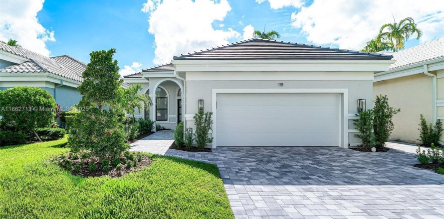 House in Palm Beach Gardens, Florida 3 bedrooms, 235.97 sq.m. № 1891445