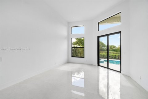 House in Palm Beach Gardens, Florida 3 bedrooms, 235.97 sq.m. № 1891445 - photo 8