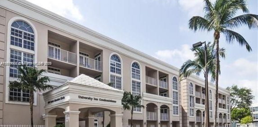 Condominio en Coral Gables, Florida, 2 dormitorios № 1792433