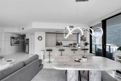 Condo in Miami, Florida, 2 bedrooms  № 2057412 - photo 12