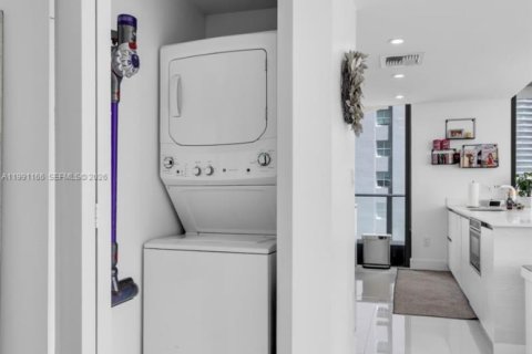 Condo in Miami, Florida, 2 bedrooms  № 2057412 - photo 20