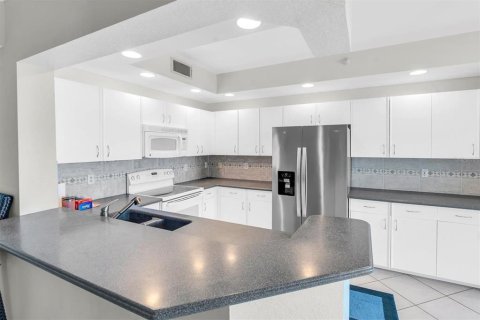 Condominio en alquiler en Saint Petersburg, Florida, 2 dormitorios, 153.57 m2 № 1878251 - foto 5