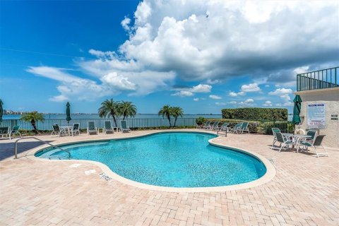 Condominio en alquiler en Saint Petersburg, Florida, 2 dormitorios, 153.57 m2 № 1878251 - foto 9