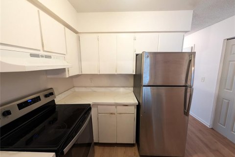 Touwnhouse à louer à Largo, Floride: 2 chambres, 103.86 m2 № 2118988 - photo 9