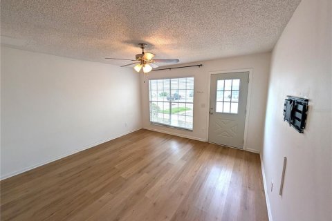 Touwnhouse à louer à Largo, Floride: 2 chambres, 103.86 m2 № 2118988 - photo 6
