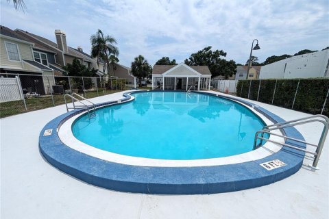 Touwnhouse à louer à Largo, Floride: 2 chambres, 103.86 m2 № 2118988 - photo 4