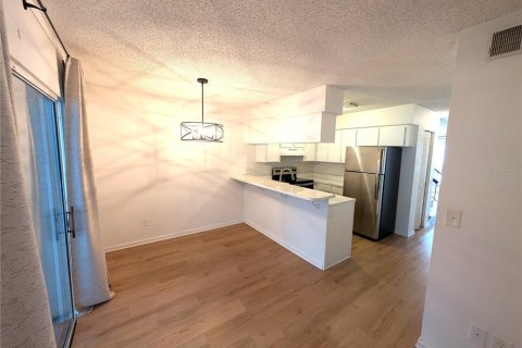 Touwnhouse à louer à Largo, Floride: 2 chambres, 103.86 m2 № 2118988 - photo 7
