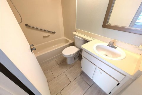 Touwnhouse à louer à Largo, Floride: 2 chambres, 103.86 m2 № 2118988 - photo 18