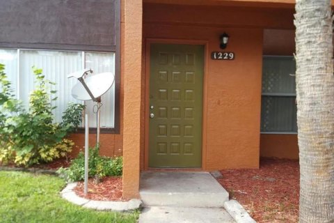 Condo in Kissimmee, Florida, 2 bedrooms  № 1895030 - photo 1