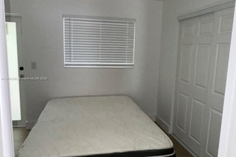 House in Dania Beach, Florida 1 bedroom, 231.42 sq.m. № 1834140 - photo 16