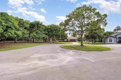 House in Merrit Island, Florida 4 bedrooms, 185.99 sq.m. № 1835484 - photo 30