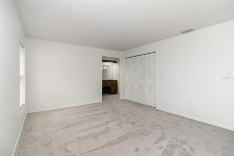 House in Merrit Island, Florida 4 bedrooms, 185.99 sq.m. № 1835484 - photo 18