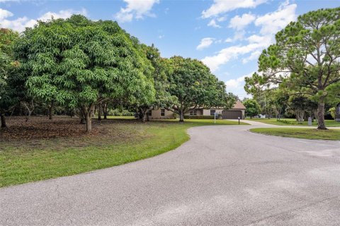 House in Merrit Island, Florida 4 bedrooms, 185.99 sq.m. № 1835484 - photo 29