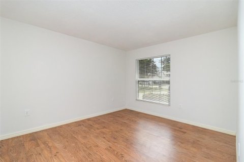 House in Merrit Island, Florida 4 bedrooms, 185.99 sq.m. № 1835484 - photo 15